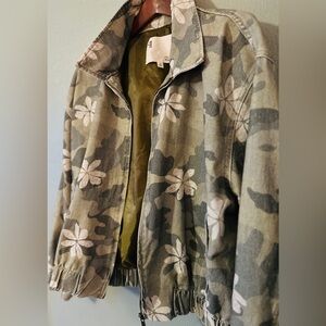 Anthropologie PILCRO Rylie Bomber Jacket Green Camo Floral Cotton | Women’s M